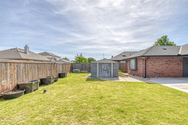 901 SE 36th Street, Moore, OK 73160