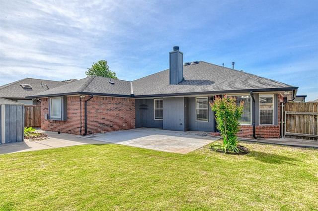 901 SE 36th Street, Moore, OK 73160
