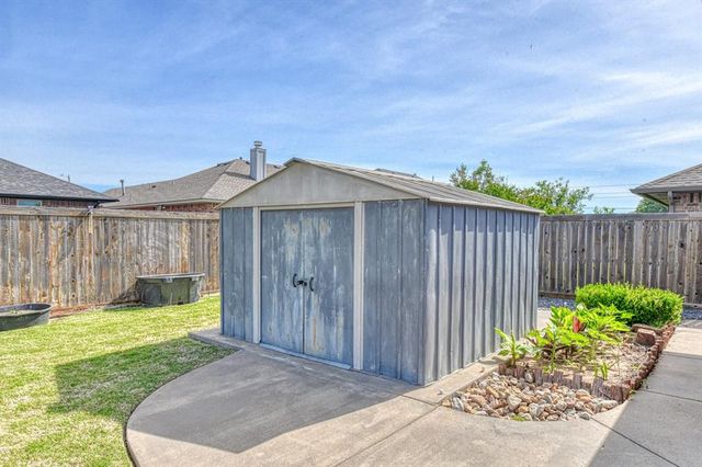 901 SE 36th Street, Moore, OK 73160