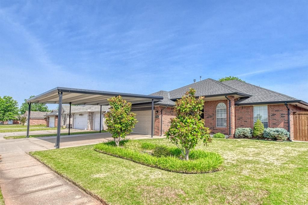 901 SE 36th Street, Moore, OK 73160