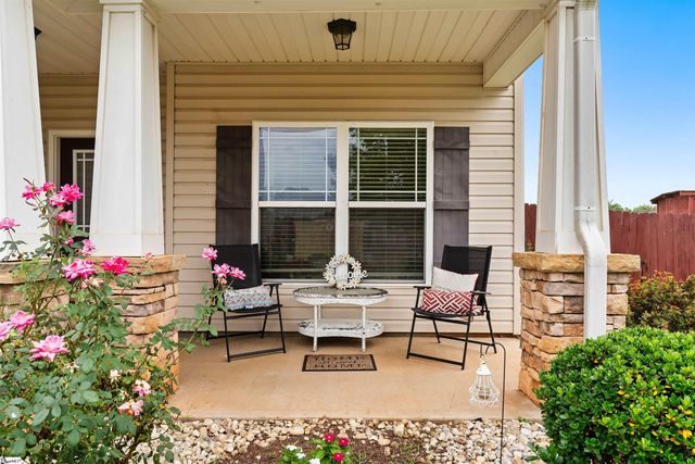 695 Flintrock Drive, Boiling Springs, SC 29316