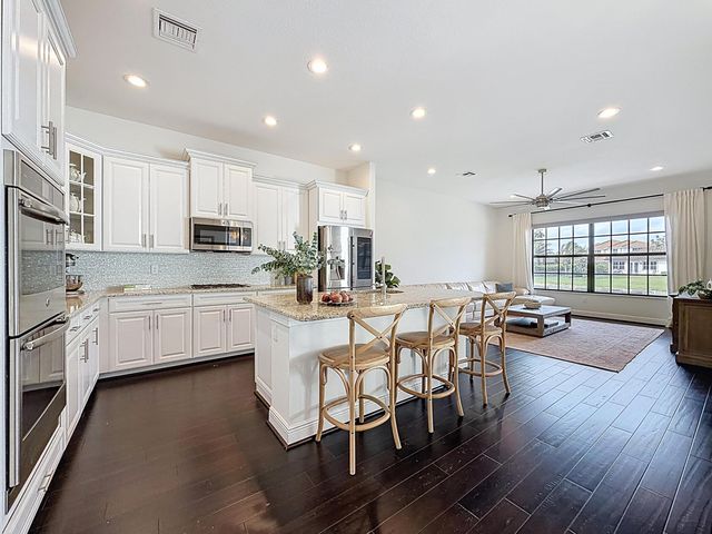 10360 Peninsula Place, Parkland, FL 33076