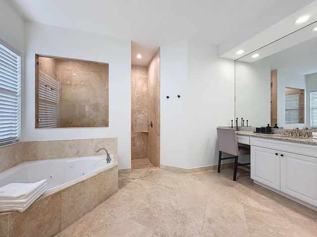 10360 Peninsula Place, Parkland, FL 33076