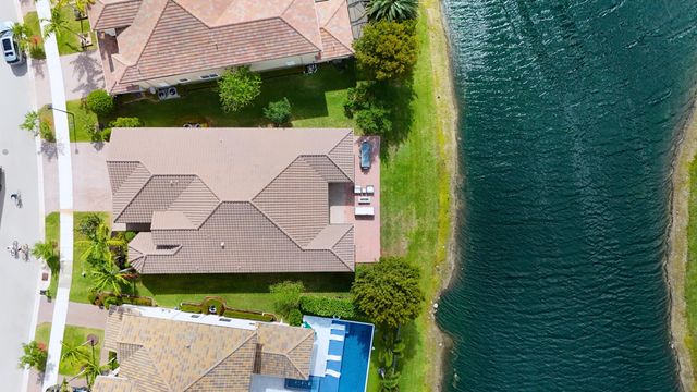 10360 Peninsula Place, Parkland, FL 33076