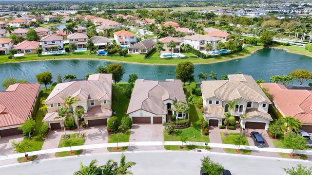 10360 Peninsula Place, Parkland, FL 33076