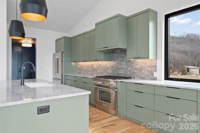 751 New Sprout Lane, Hendersonville, NC 28792