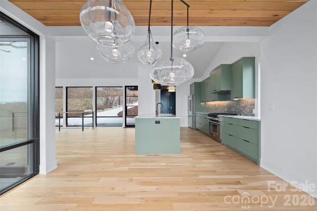 751 New Sprout Lane, Hendersonville, NC 28792