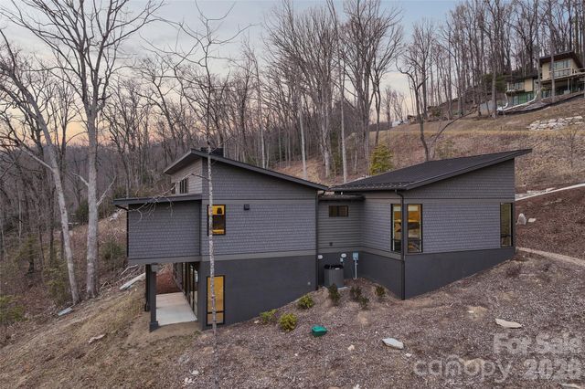 751 New Sprout Lane, Hendersonville, NC 28792