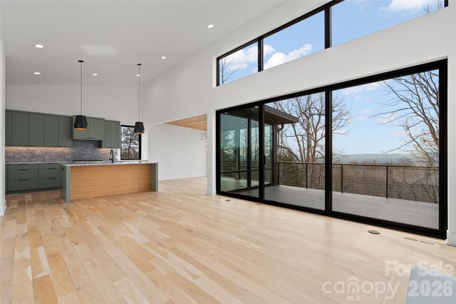 751 New Sprout Lane, Hendersonville, NC 28792