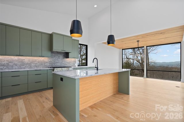 751 New Sprout Lane, Hendersonville, NC 28792