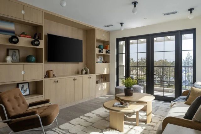 8 Cherry Hills Lane, Newport Beach, CA 92660