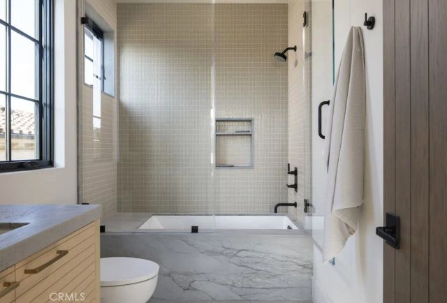 8 Cherry Hills Lane, Newport Beach, CA 92660