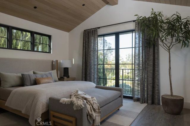 8 Cherry Hills Lane, Newport Beach, CA 92660