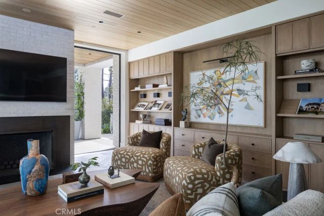 8 Cherry Hills Lane, Newport Beach, CA 92660