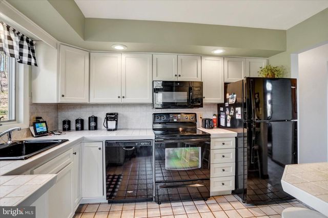 777 ALDINGER DR, Dallastown, PA 17313