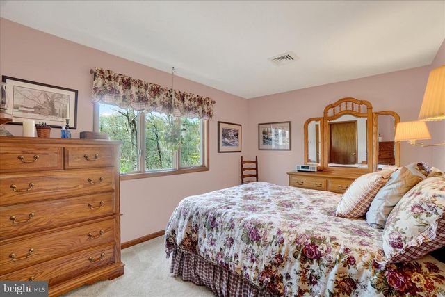 777 ALDINGER DR, Dallastown, PA 17313