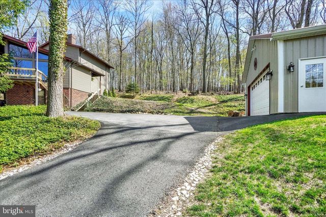 777 ALDINGER DR, Dallastown, PA 17313