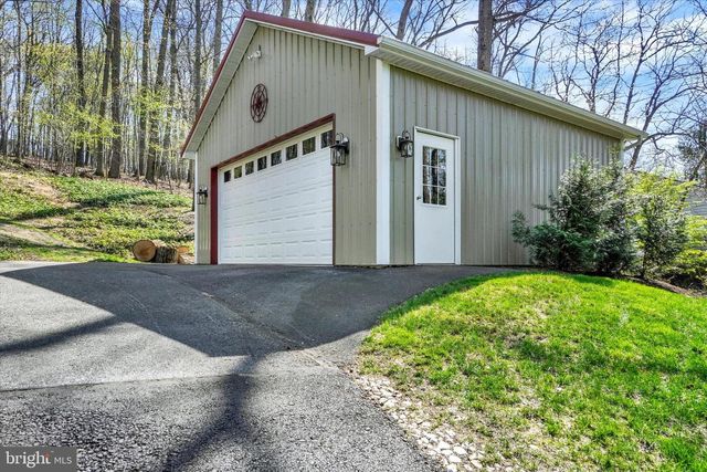 777 ALDINGER DR, Dallastown, PA 17313