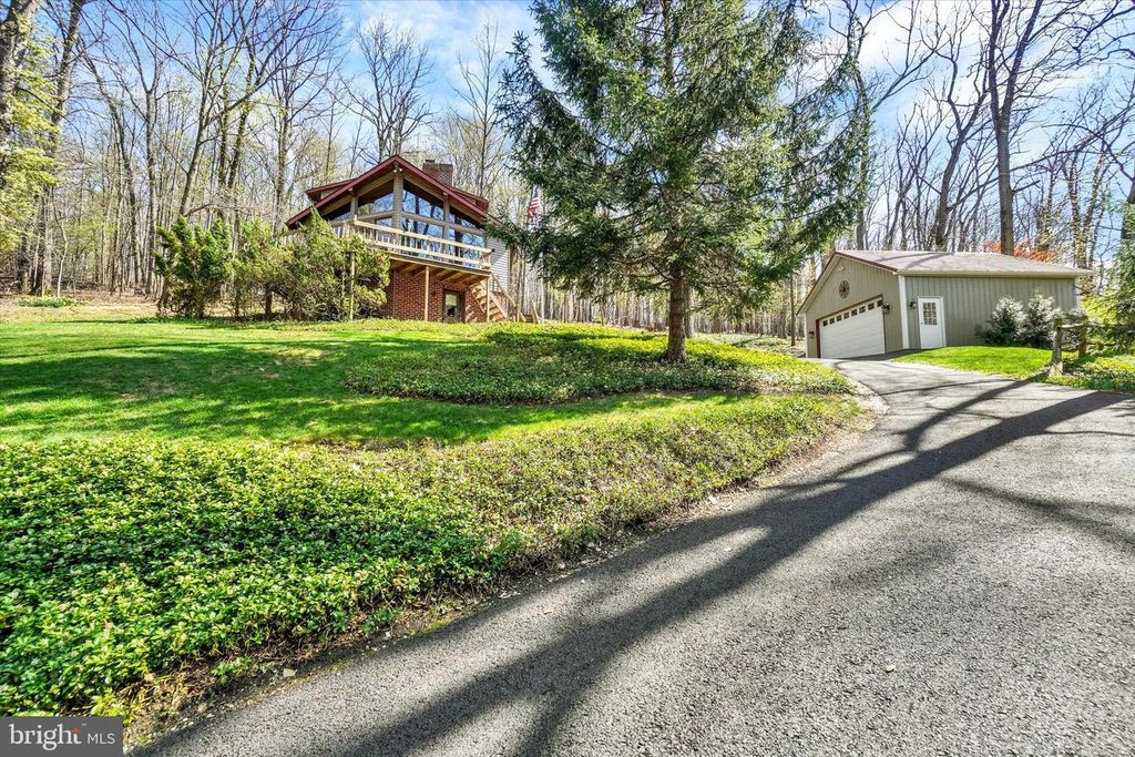 777 ALDINGER DR, Dallastown, PA 17313