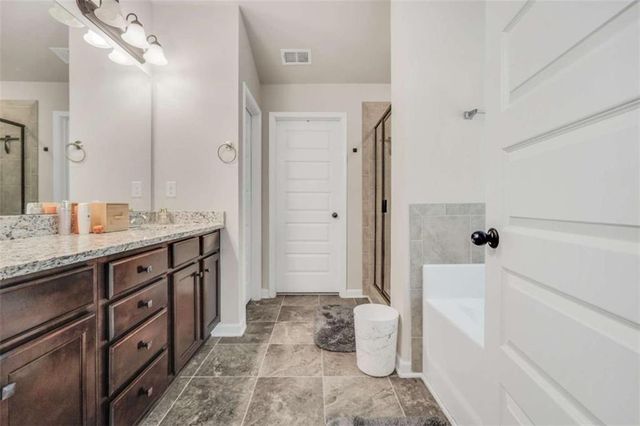 105 Hacienda Avenue, Locust Grove, GA 30248