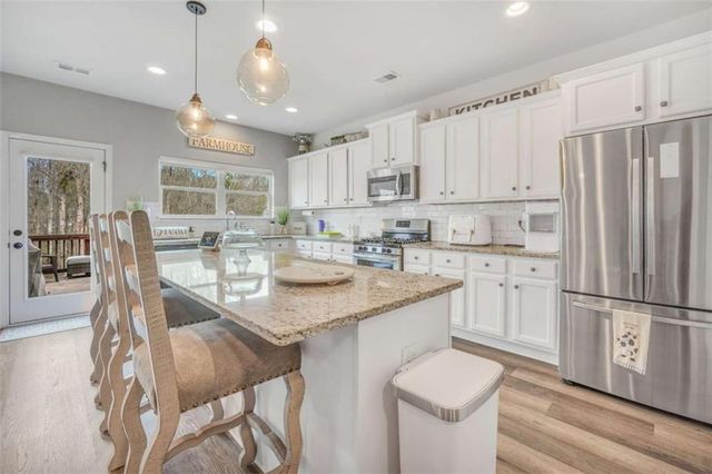 105 Hacienda Avenue, Locust Grove, GA 30248