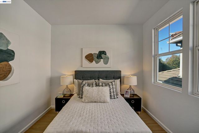 530 Cottage Park Dr, Hayward, CA 94544