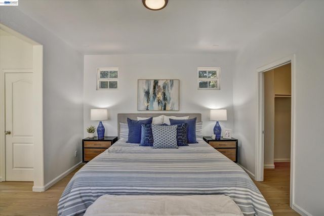 530 Cottage Park Dr, Hayward, CA 94544