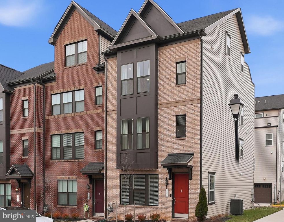 7220 MOUNTAINEER DR, Alexandria, VA 22306