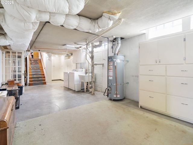 7060 Ne DAVIS St, Portland, OR 97213