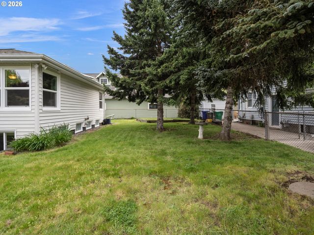 7060 Ne DAVIS St, Portland, OR 97213