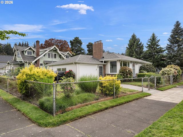 7060 Ne DAVIS St, Portland, OR 97213