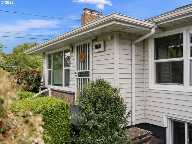 7060 Ne DAVIS St, Portland, OR 97213