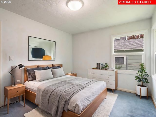 7060 Ne DAVIS St, Portland, OR 97213