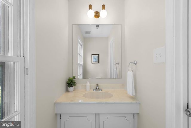 1705 LOGMILL LN, Gaithersburg, MD 20879