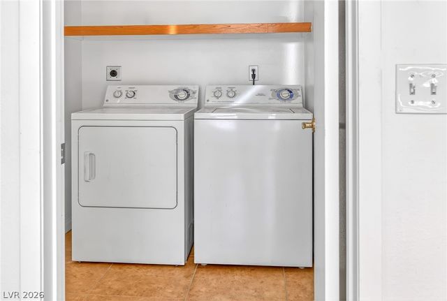 935 Derringer Lane, Henderson, NV 89014