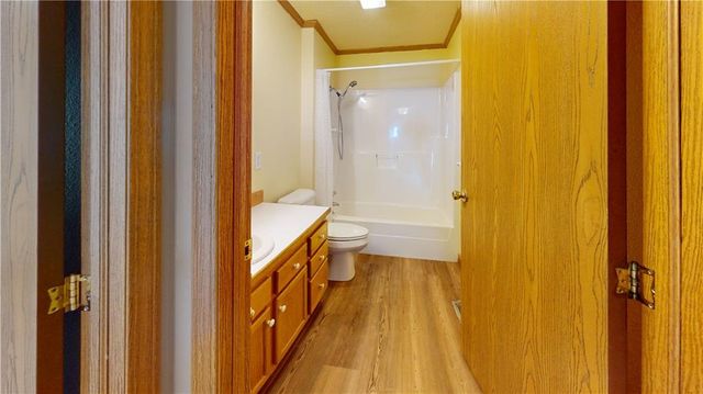 1205 N Lynn Street, Nevada, MO 64772