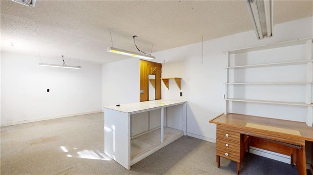 1205 N Lynn Street, Nevada, MO 64772