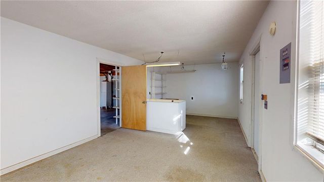 1205 N Lynn Street, Nevada, MO 64772