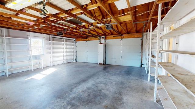 1205 N Lynn Street, Nevada, MO 64772