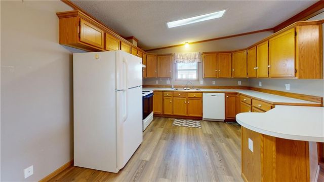 1205 N Lynn Street, Nevada, MO 64772