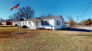 1205 N Lynn Street, Nevada, MO 64772
