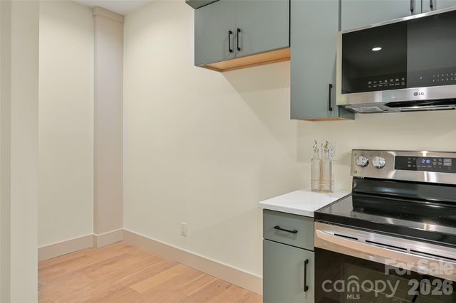 30 Sand Hill Road, Asheville, NC 28806