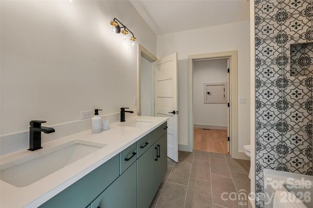 30 Sand Hill Road, Asheville, NC 28806