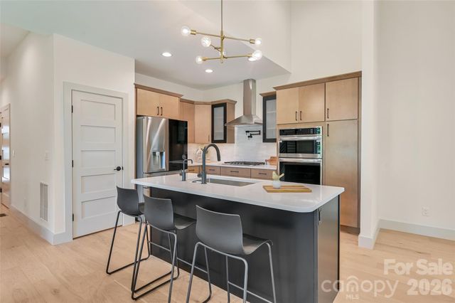 30 Sand Hill Road, Asheville, NC 28806