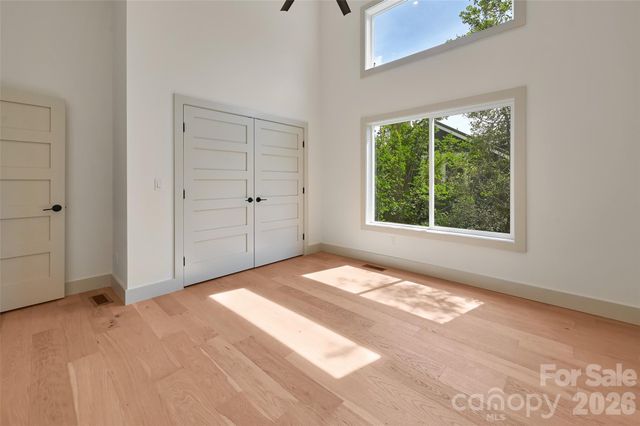 30 Sand Hill Road, Asheville, NC 28806