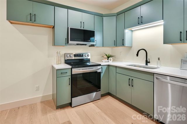 30 Sand Hill Road, Asheville, NC 28806