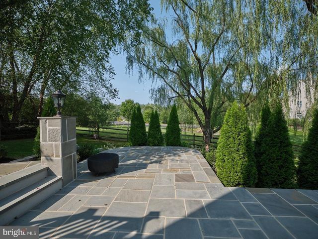 111 HIDDEN CT, New Hope, PA 18938