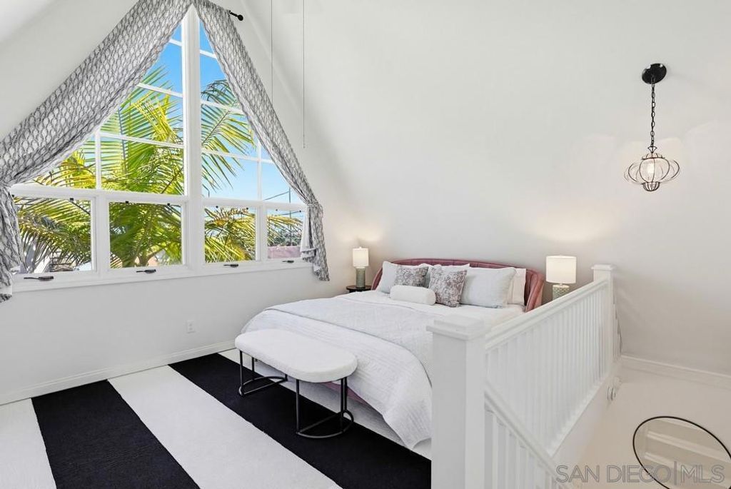 Image 21 of property listing at 4319 Del Mar Avenue, San Diego, CA 92107