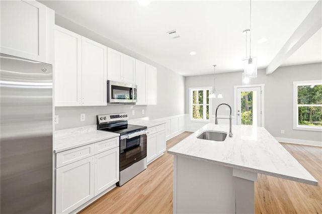 318 Stonington Drive, Mount Airy, GA 30563