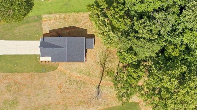 318 Stonington Drive, Mount Airy, GA 30563